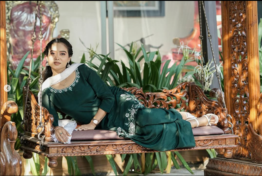 MANISHA - ROYAL ZAREEN
