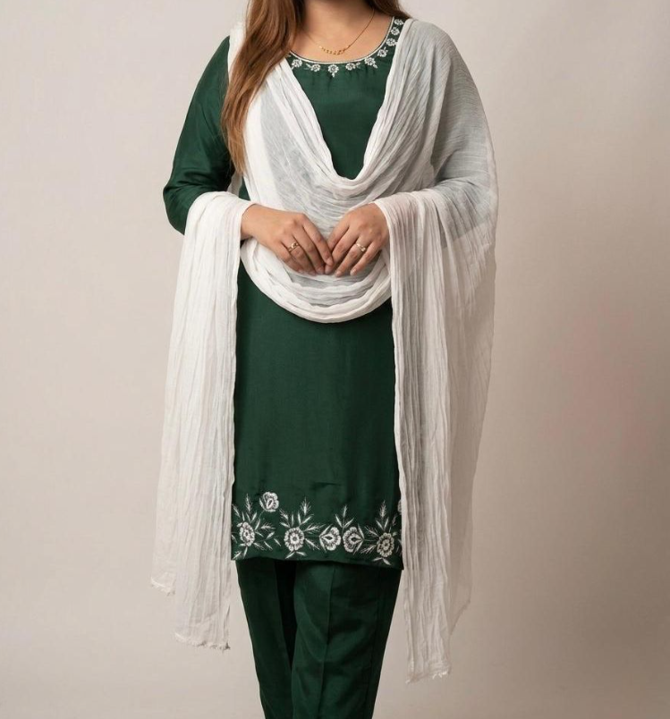 MANISHA - ROYAL ZAREEN